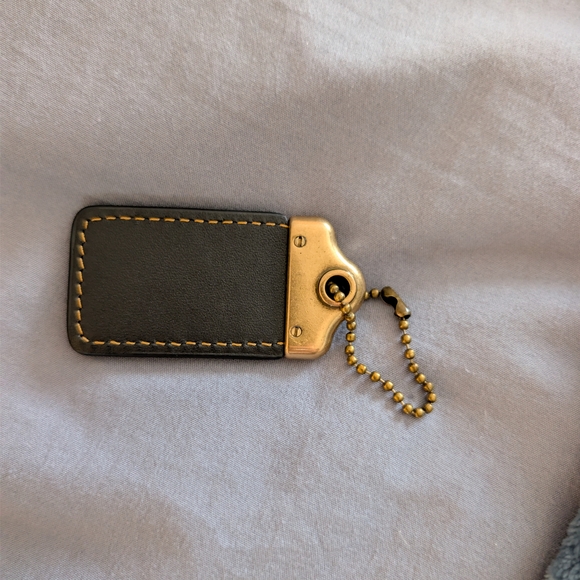 Coach 1941 Black Leather Key Tag with Gold Carriage Emblem - Picture 2 of 3